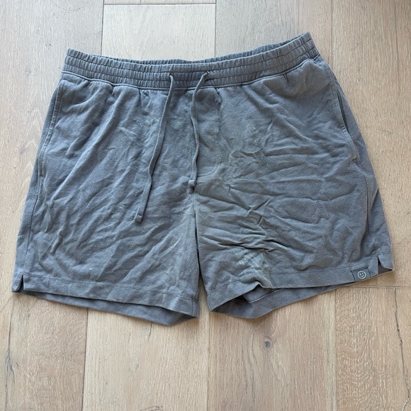 Gilly Hicks Men's Gray Casual Shorts- Side and back pocket. - Picture 1 of 3